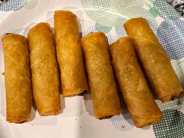 6 Spring Rolls.
